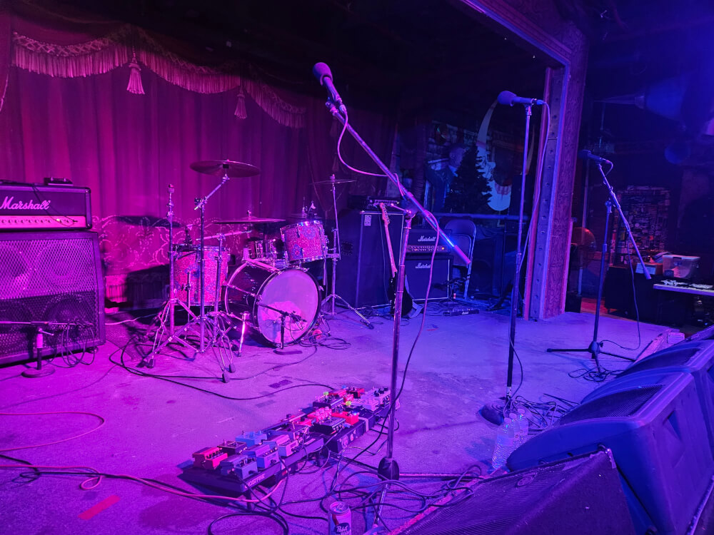 Upstairs stage at Ralph's Diner